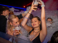 Die große Schaum- und Poolparty