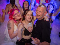 Die große Schaum- und Poolparty