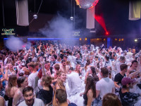 Die große Schaum- und Poolparty