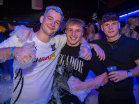 Die große Schaum- und Poolparty