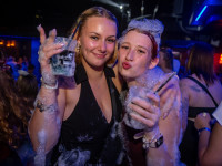 Die große Schaum- und Poolparty