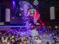 Die große Schaum- und Poolparty