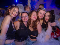 Die große Schaum- und Poolparty