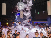 Die große Schaum- und Poolparty