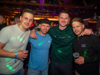 Die große Schaum- und Poolparty