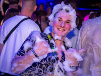 Die große Schaum- und Poolparty