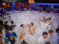 Die große Schaum- und Poolparty