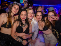 Die große Schaum- und Poolparty