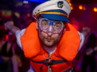 Die große Schaum- und Poolparty