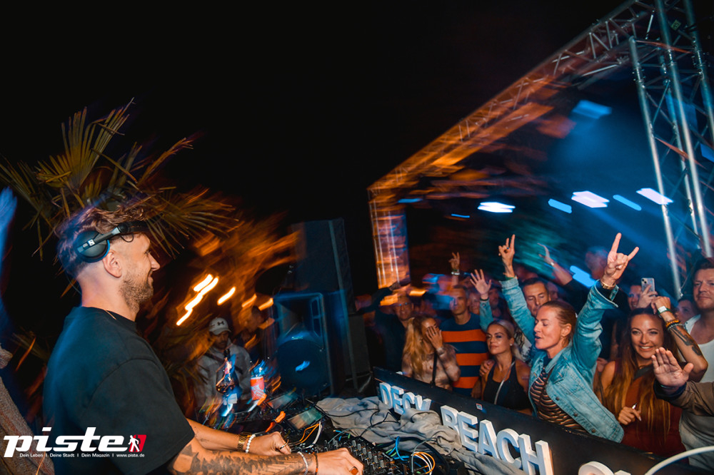Deck Beachclub