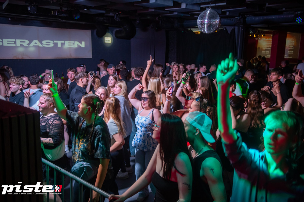 Houserasten Summer Closing