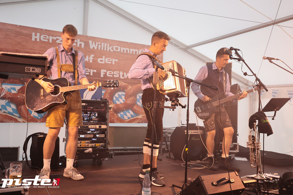 4. Nienhäger Festwiesn