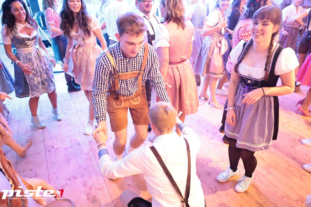 4. Nienhäger Festwiesn