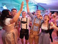 4. Nienhäger Festwiesn