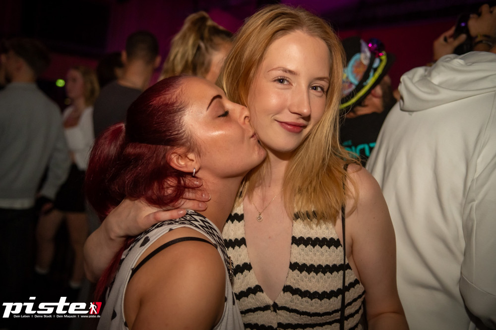 Und drinnen tanzt der Bär Galerie 1