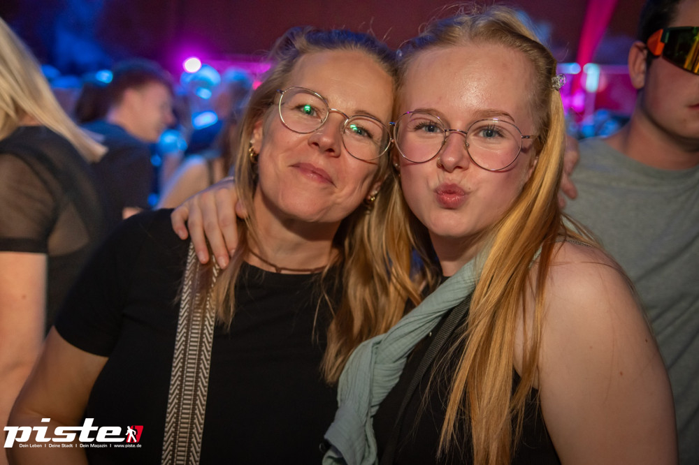 Und drinnen tanzt der Bär Galerie 1