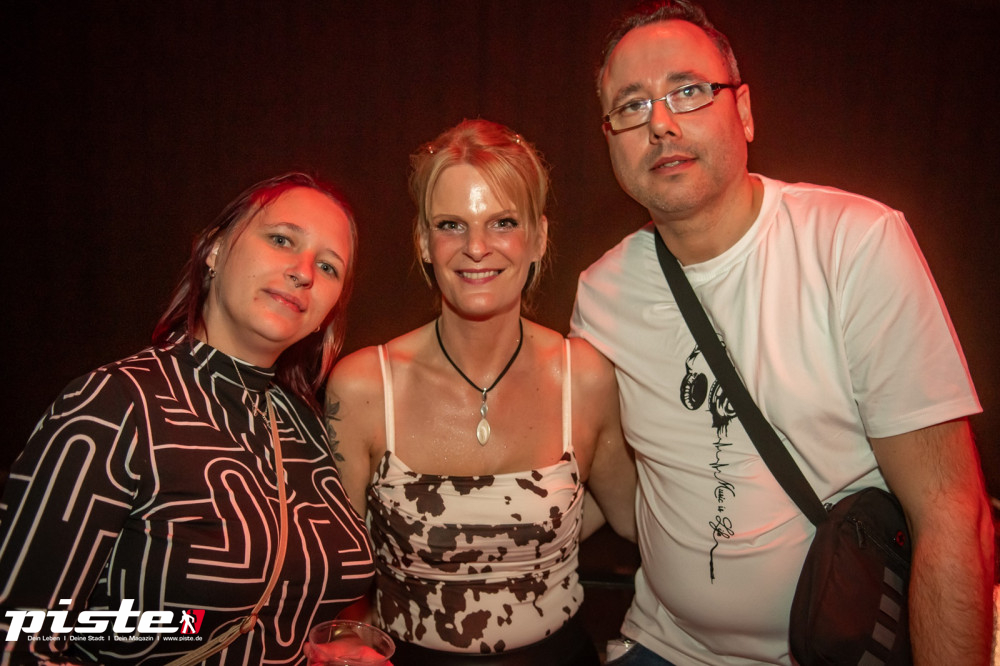 Und drinnen tanzt der Bär Galerie 1