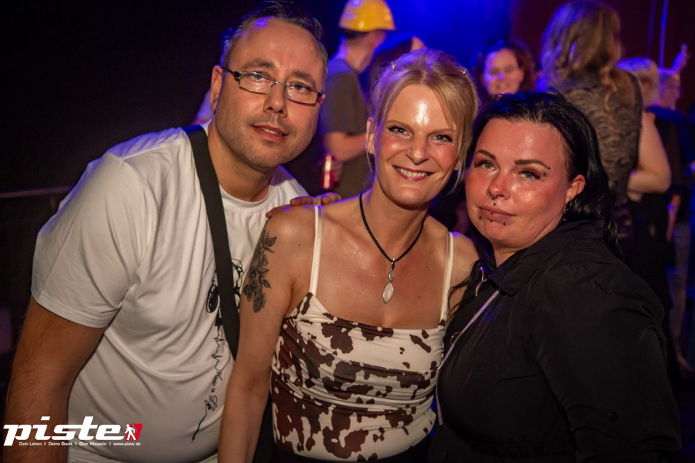 Und drinnen tanzt der Bär Galerie 1