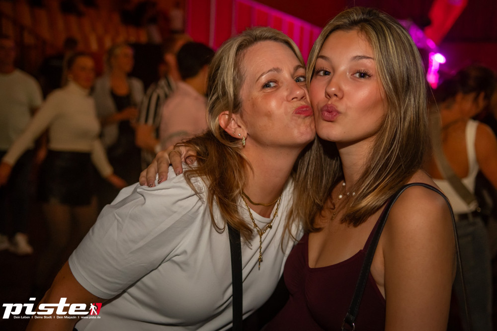 Und drinnen tanzt der Bär Galerie 1