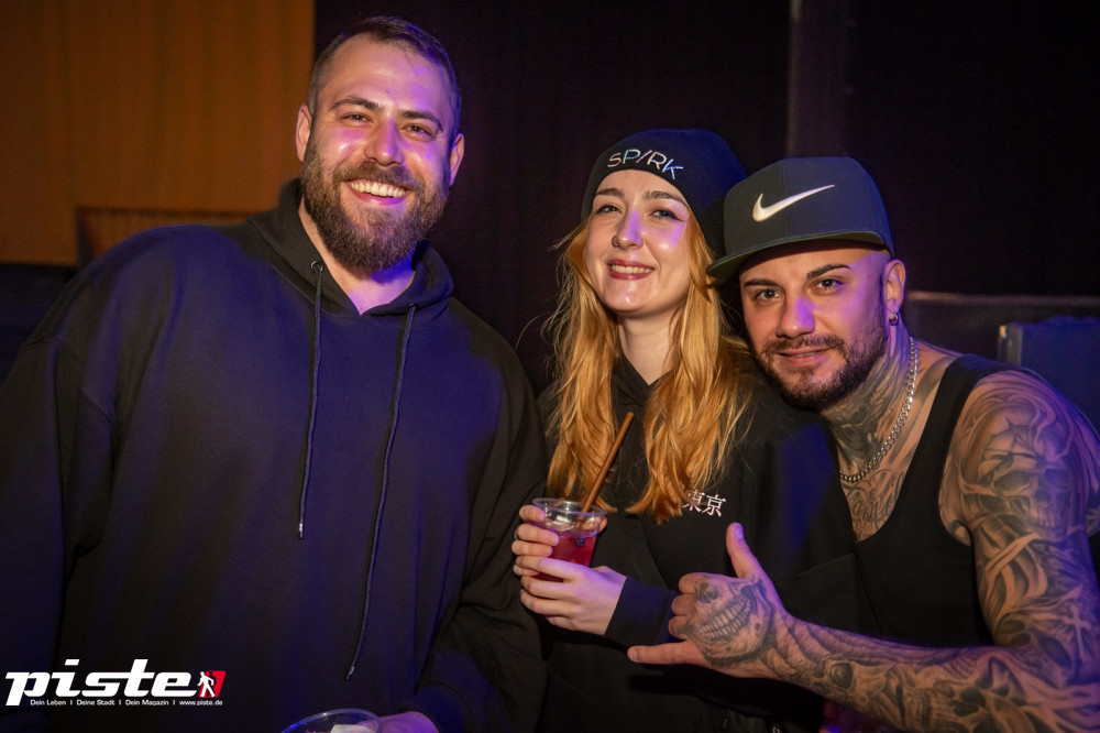 Und drinnen tanzt der Bär Galerie 1