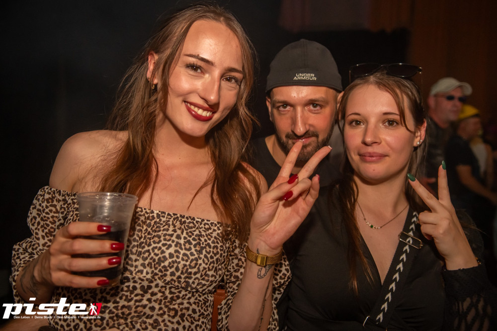 Und drinnen tanzt der Bär Galerie 1