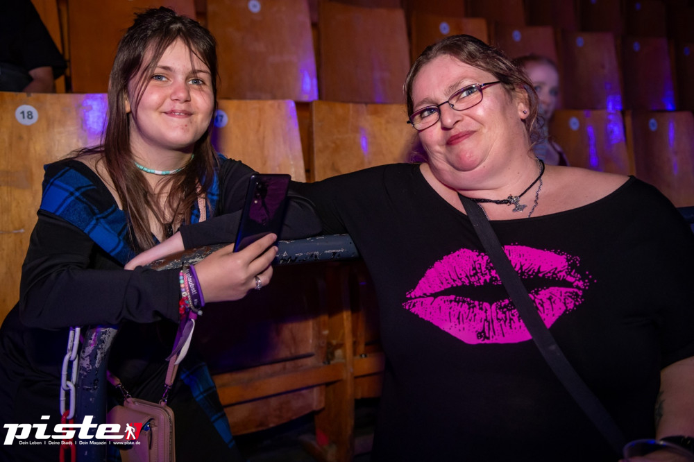 Und drinnen tanzt der Bär Galerie 1