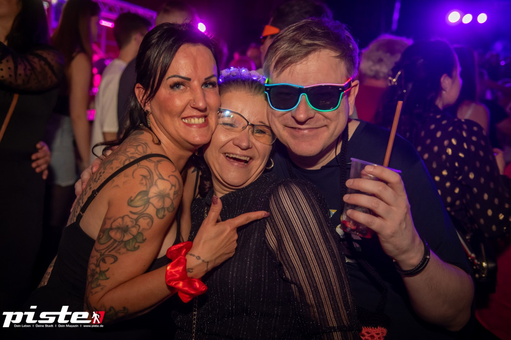 Und drinnen tanzt der Bär Galerie 1