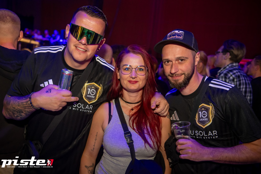 Und drinnen tanzt der Bär Galerie 1