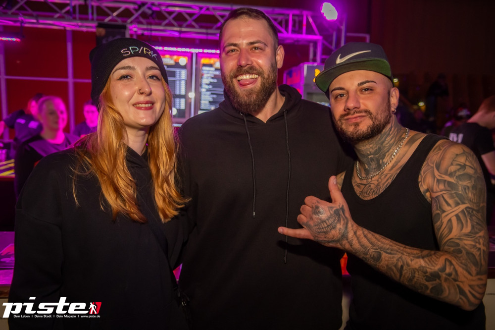 Und drinnen tanzt der Bär Galerie 1