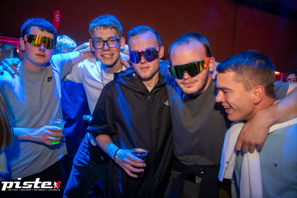 Und drinnen tanzt der Bär Galerie 1