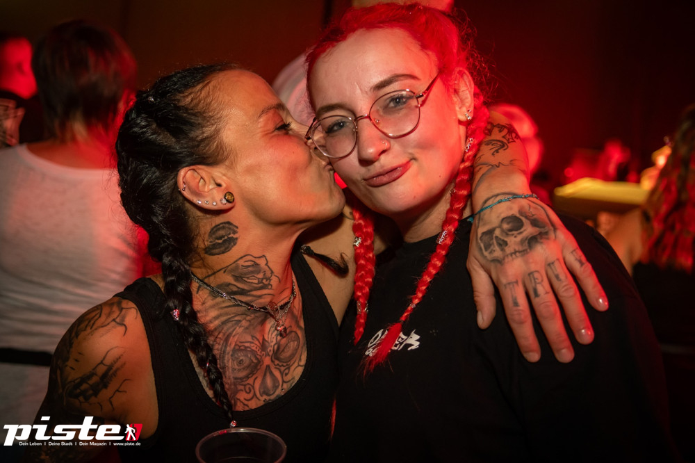 Und drinnen tanzt der Bär Galerie 1