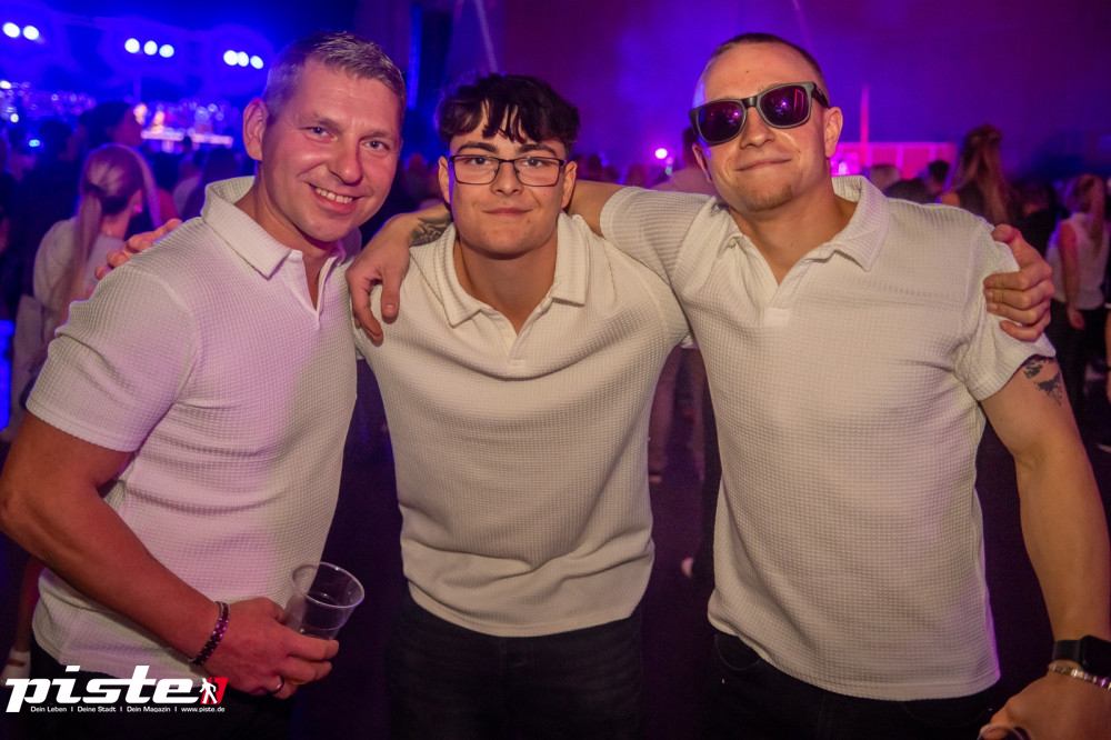 Und drinnen tanzt der Bär Galerie 1