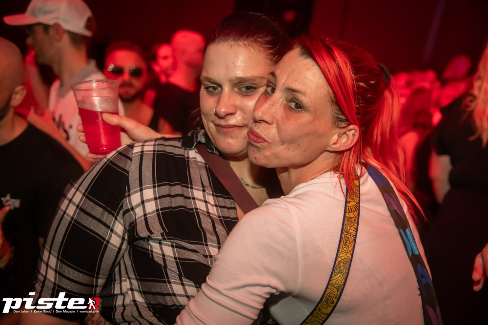 Und drinnen tanzt der Bär Galerie 1