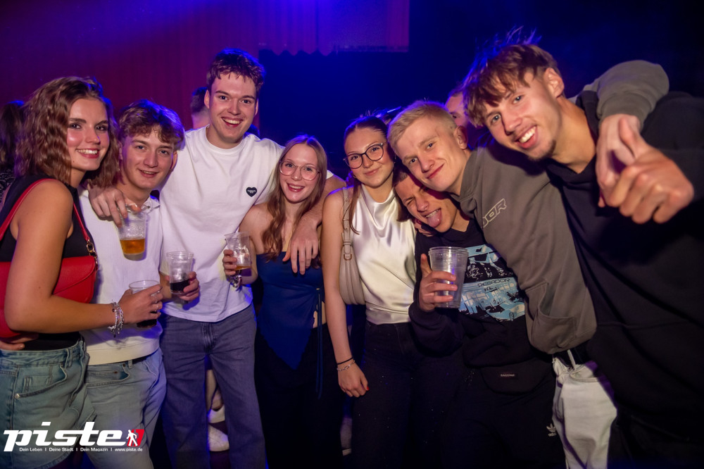 Und drinnen tanzt der Bär Galerie 1