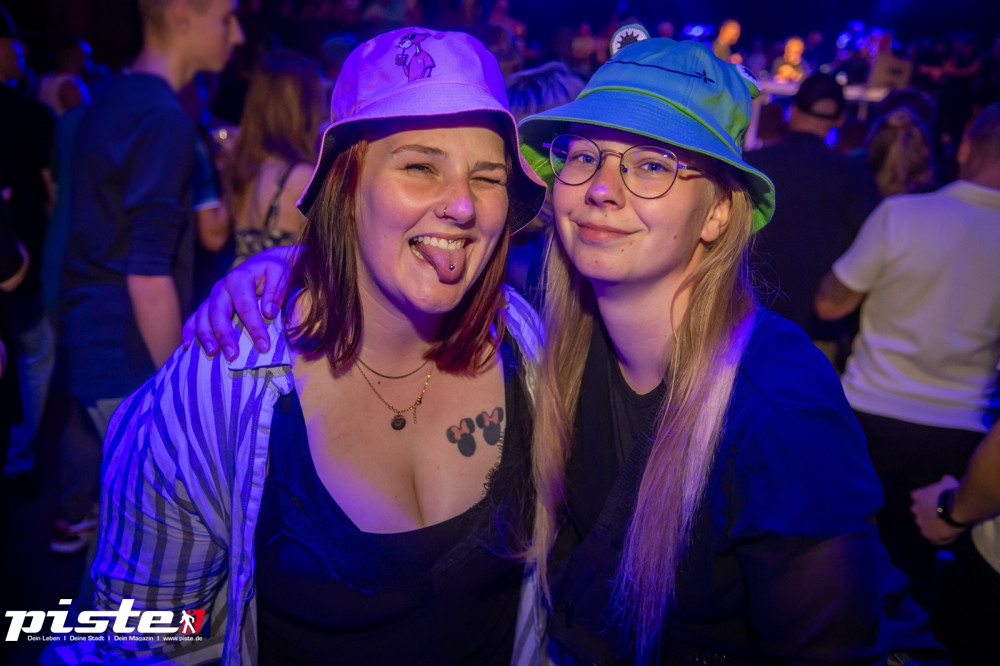 Und drinnen tanzt der Bär Galerie 1