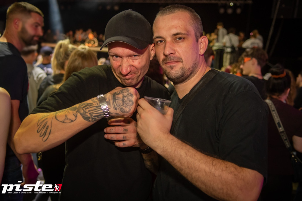 Und drinnen tanzt der Bär Galerie 1