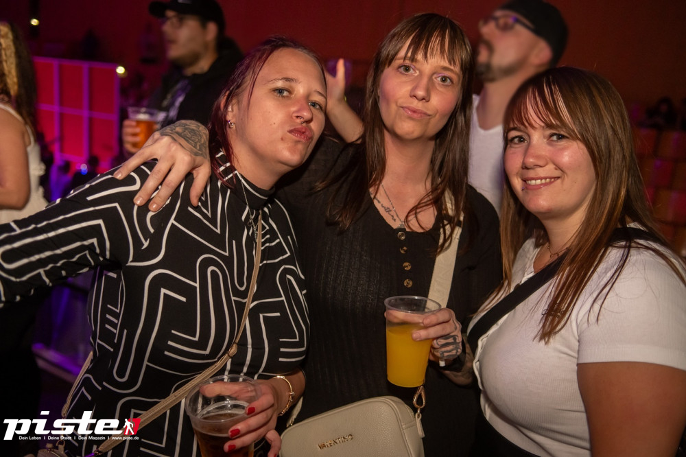 Und drinnen tanzt der Bär Galerie 1