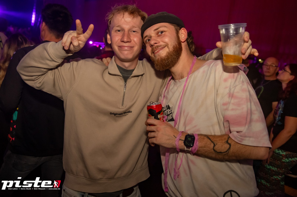 Und drinnen tanzt der Bär Galerie 1