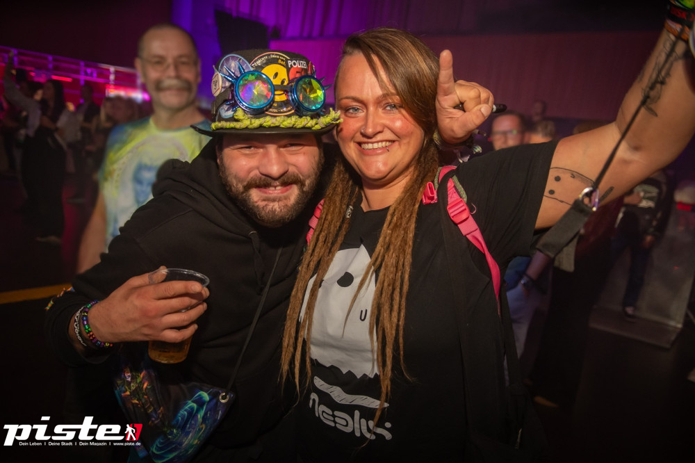 Und drinnen tanzt der Bär Galerie 1