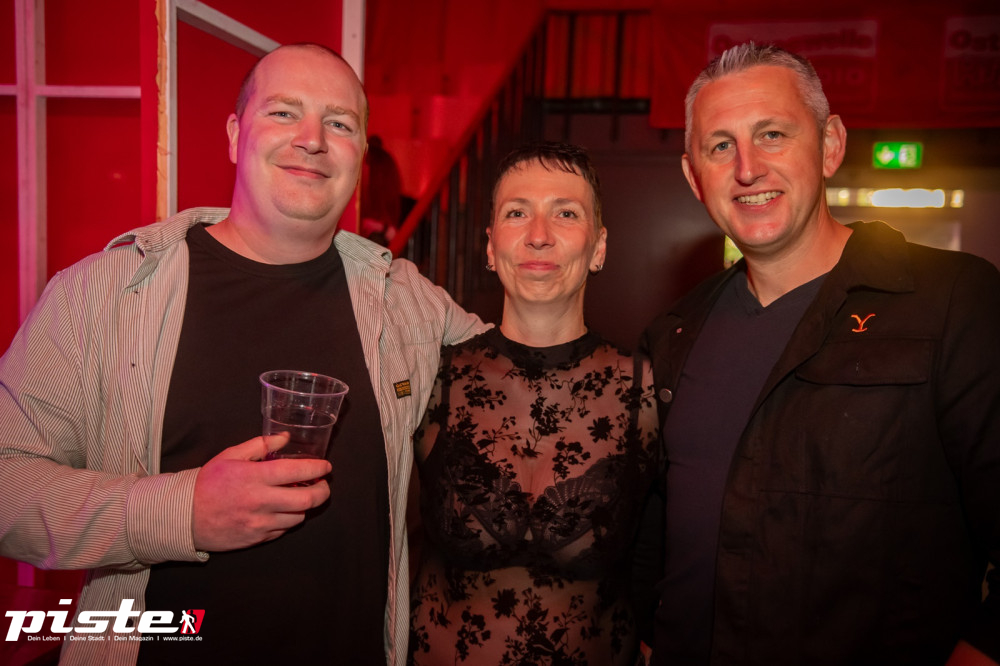 Und drinnen tanzt der Bär Galerie 1