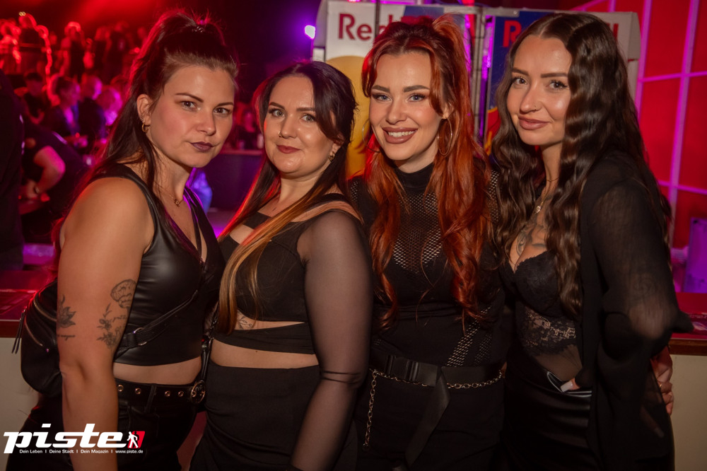 Und drinnen tanzt der Bär Galerie 1