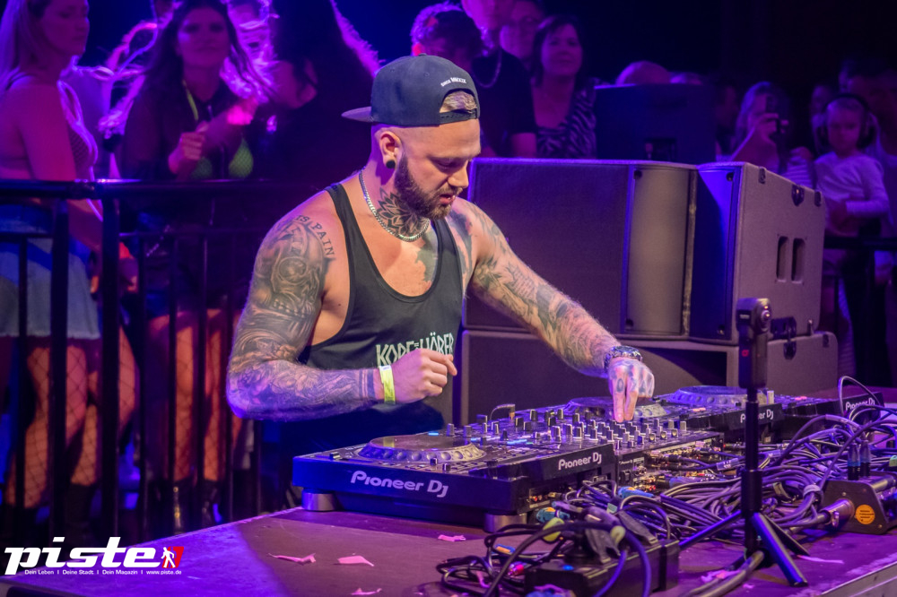 Und drinnen tanzt der Bär Galerie 1