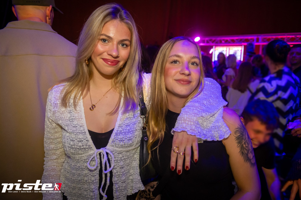 Und drinnen tanzt der Bär Galerie 1