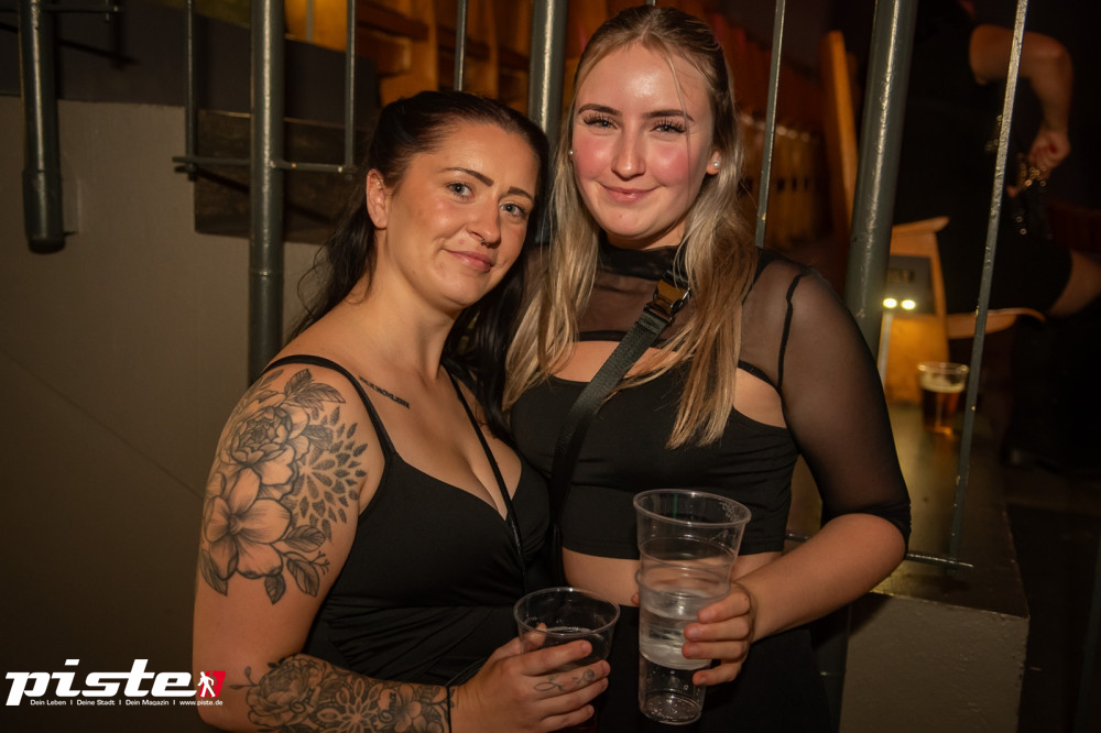 Und drinnen tanzt der Bär Galerie 1