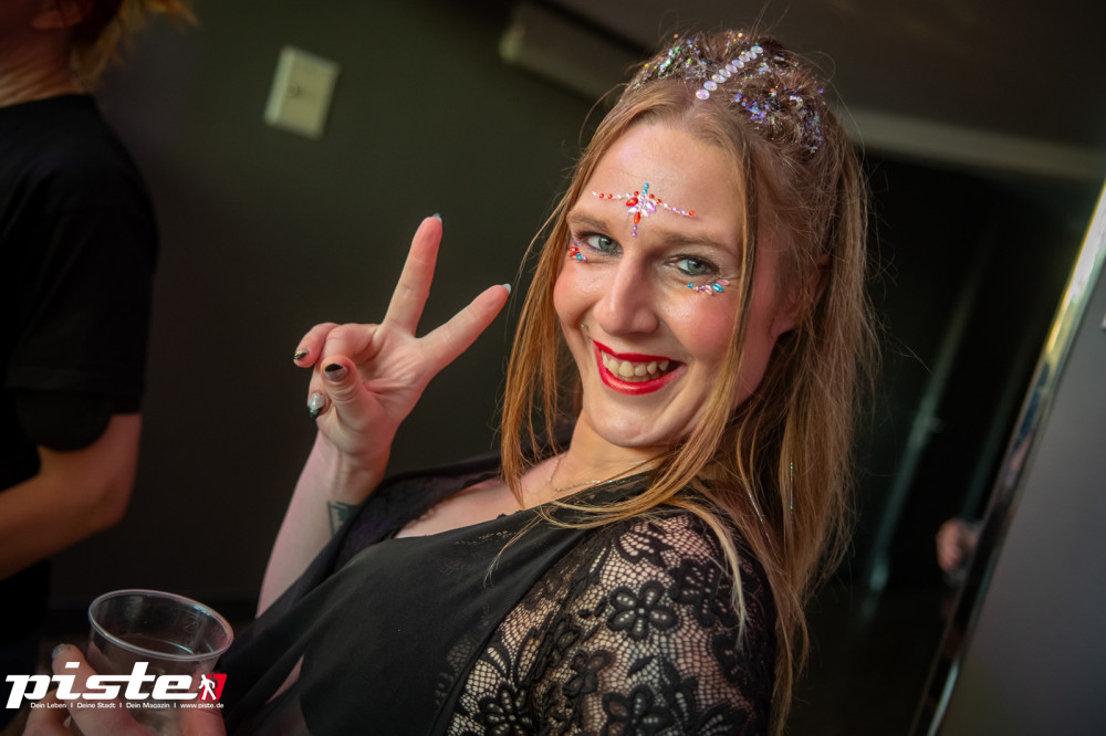 Und drinnen tanzt der Bär Galerie 1