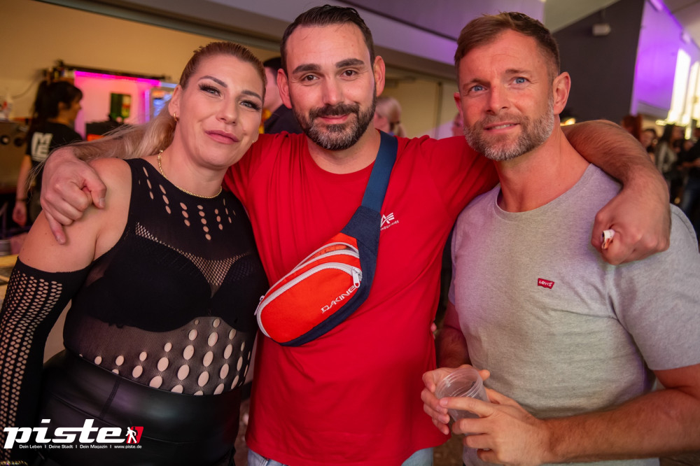 Und drinnen tanzt der Bär Galerie 1