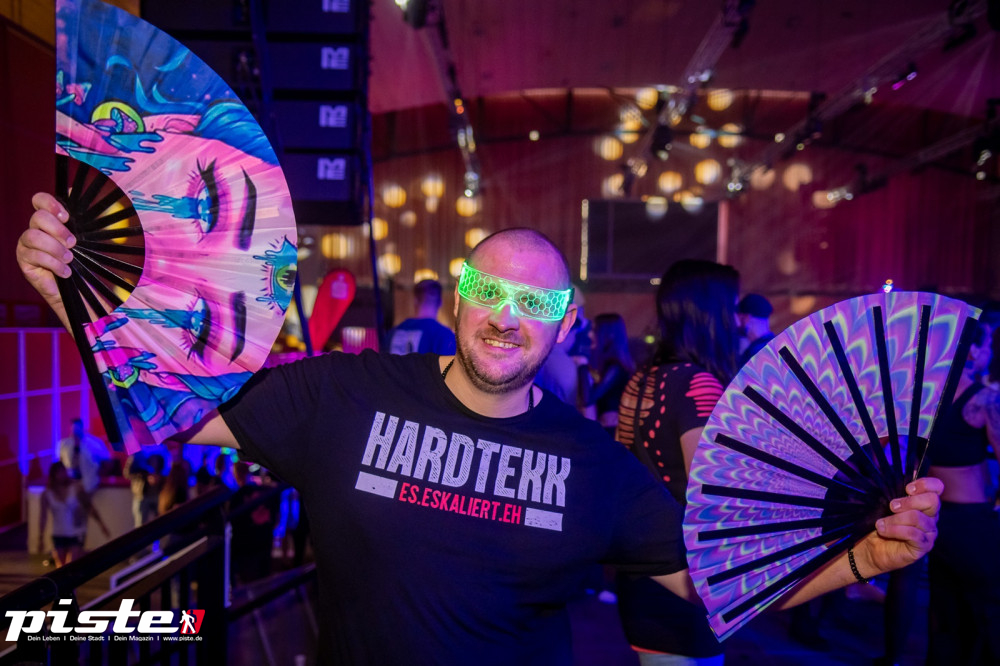 Und drinnen tanzt der Bär Galerie 1