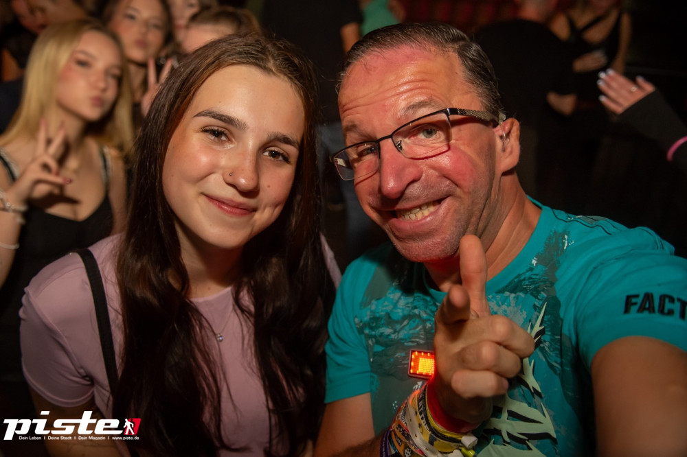 Und drinnen tanzt der Bär Galerie 1