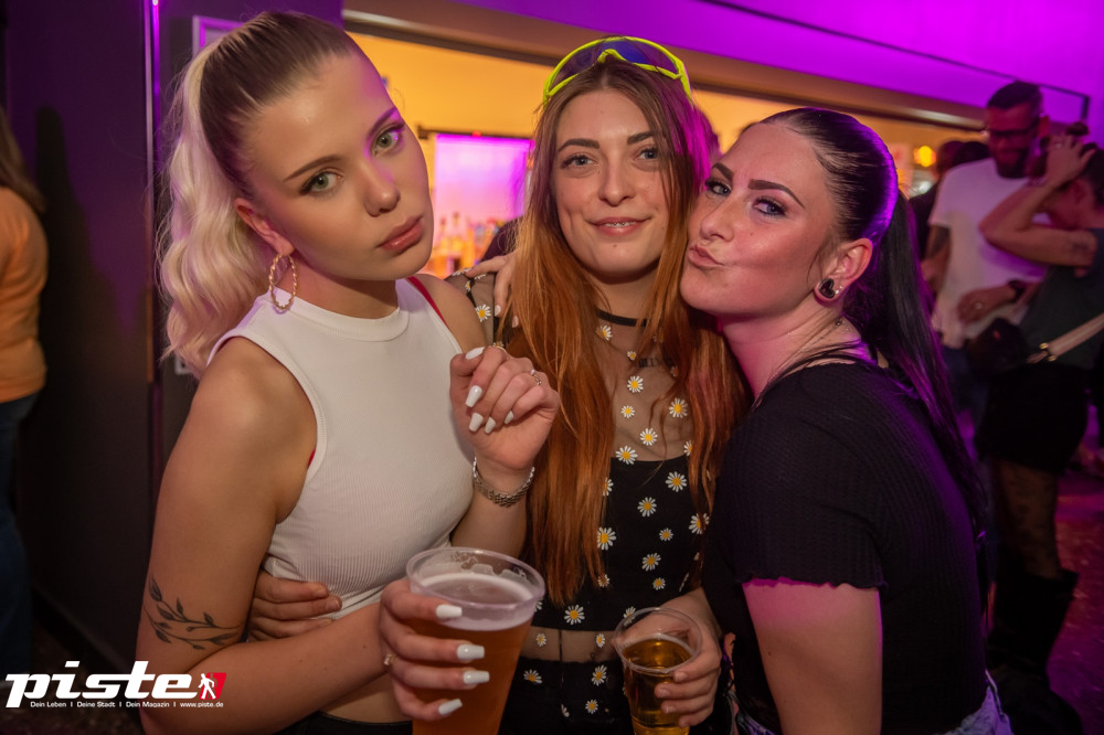 Und drinnen tanzt der Bär Galerie 1