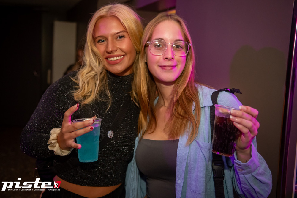 Und drinnen tanzt der Bär Galerie 1